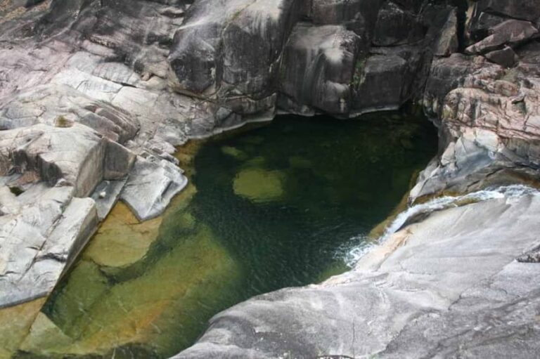 Rock Slides Nolands Gully Paluma Range NP QLD 768x511