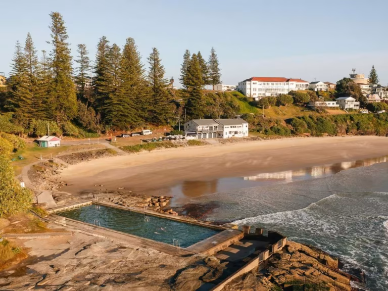 Yamba Ocean Pool NSW 768x576
